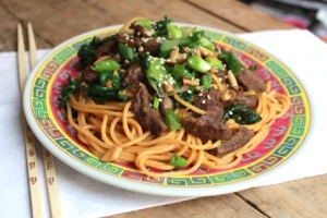 wok fried noodles with beef and green beans